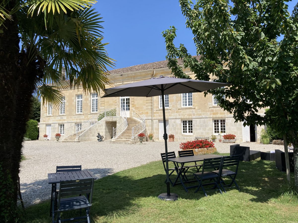 Château Balac — intimate Médoc wedding